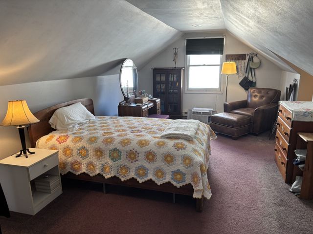 2110 40th Street, Des Moines, IA 50310