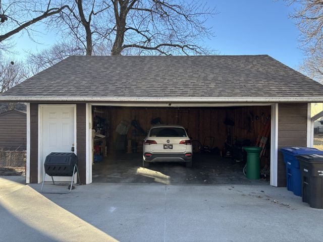 2110 40th Street, Des Moines, IA 50310