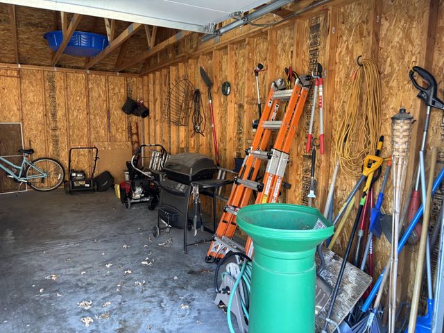 2110 40th Street, Des Moines, IA 50310