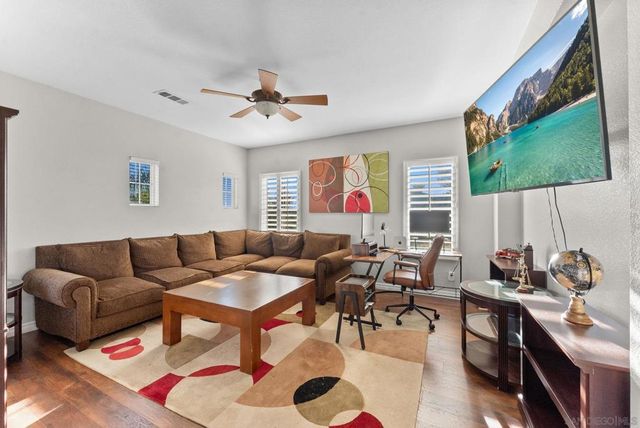 732 N Fox Run Pl, Chula Vista, CA 91914