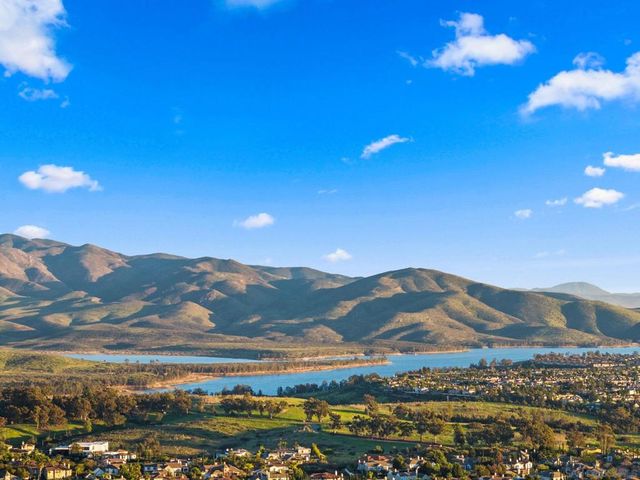 732 N Fox Run Pl, Chula Vista, CA 91914