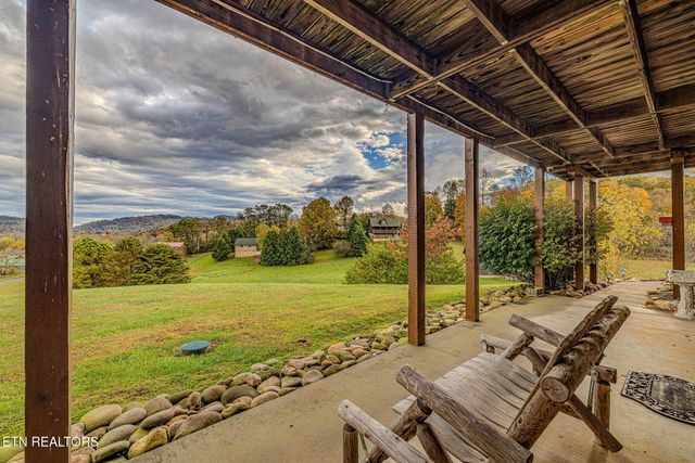 3452 Cove Meadows Dr, Sevierville, TN 37862