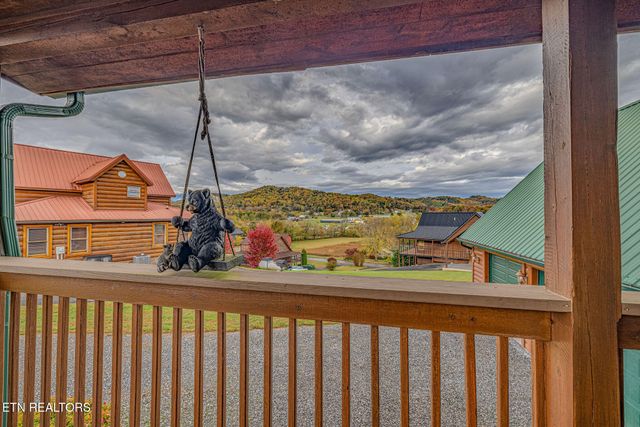 3452 Cove Meadows Dr, Sevierville, TN 37862