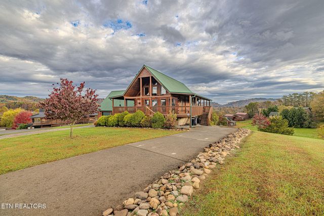 3452 Cove Meadows Dr, Sevierville, TN 37862