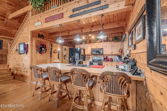 3452 Cove Meadows Dr, Sevierville, TN 37862