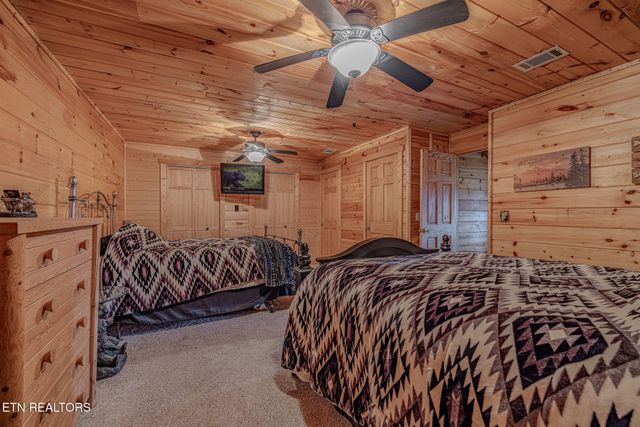 3452 Cove Meadows Dr, Sevierville, TN 37862