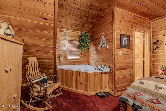 3452 Cove Meadows Dr, Sevierville, TN 37862