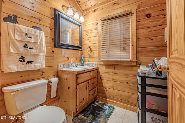 3452 Cove Meadows Dr, Sevierville, TN 37862