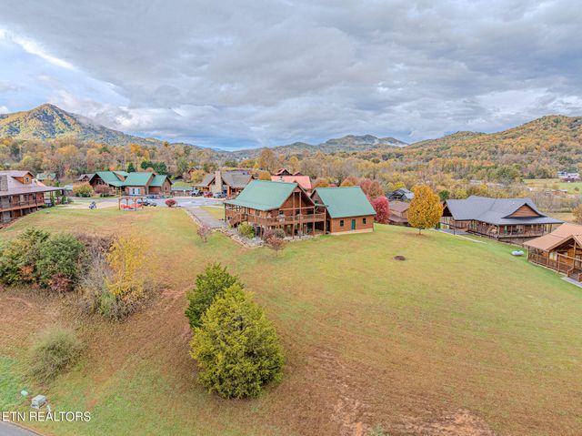 3452 Cove Meadows Dr, Sevierville, TN 37862