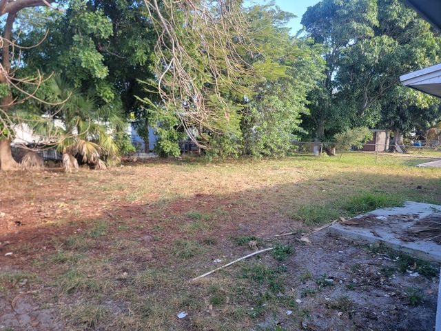 5320 NE 9th Avenue, Deerfield Beach, FL 33064