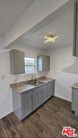 136 W 99th Street 136, Los Angeles, CA 90003