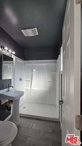 136 W 99th Street 136, Los Angeles, CA 90003