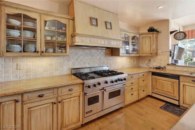 22 Burning Tree Court, Las Vegas, NV 89113