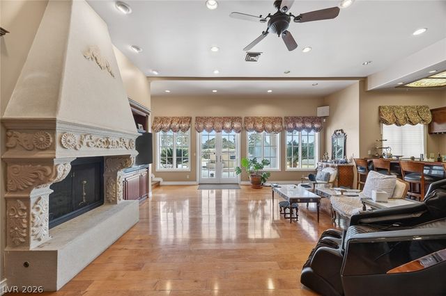 22 Burning Tree Court, Las Vegas, NV 89113