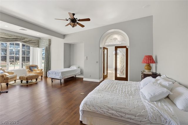 22 Burning Tree Court, Las Vegas, NV 89113