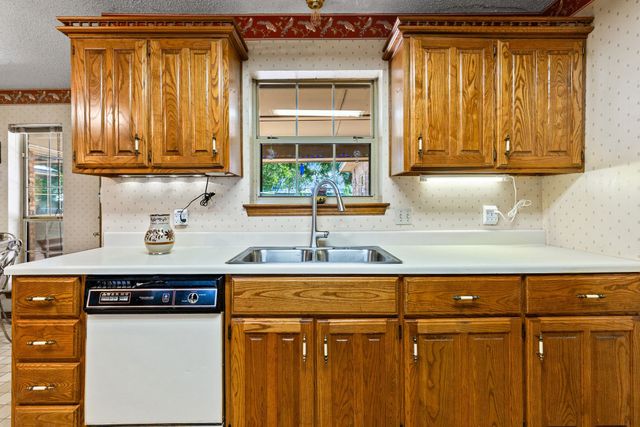 301 Paris Street, Pecan Gap, TX 75469