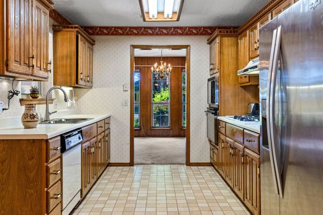 301 Paris Street, Pecan Gap, TX 75469
