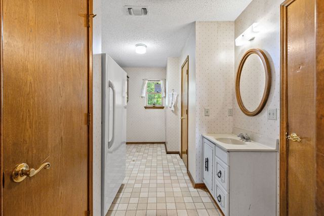 301 Paris Street, Pecan Gap, TX 75469