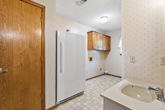 301 Paris Street, Pecan Gap, TX 75469