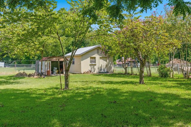 301 Paris Street, Pecan Gap, TX 75469