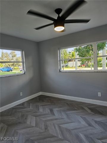 3933 E River DR, Fort Myers, FL 33916