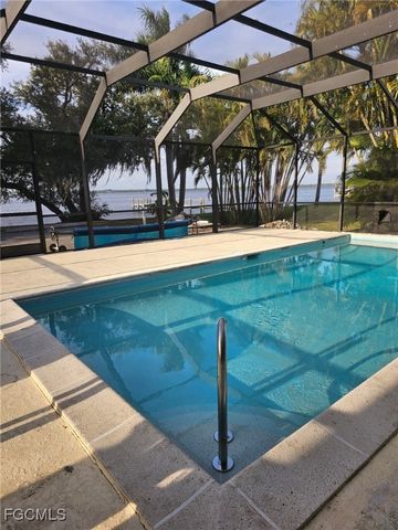 3933 E River DR, Fort Myers, FL 33916