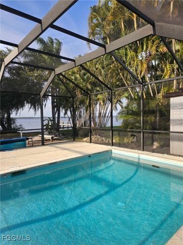 3933 E River DR, Fort Myers, FL 33916