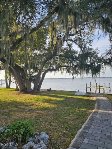 3933 E River DR, Fort Myers, FL 33916