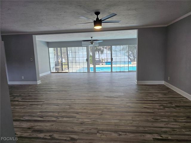 3933 E River DR, Fort Myers, FL 33916