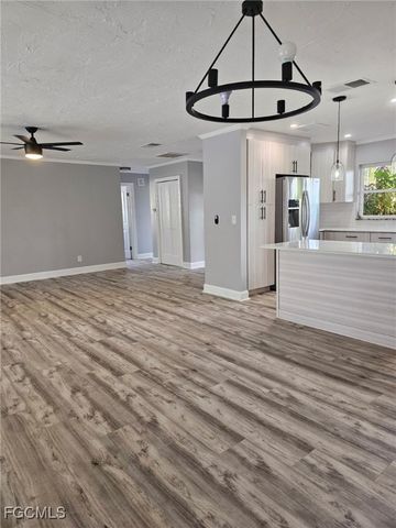 3933 E River DR, Fort Myers, FL 33916