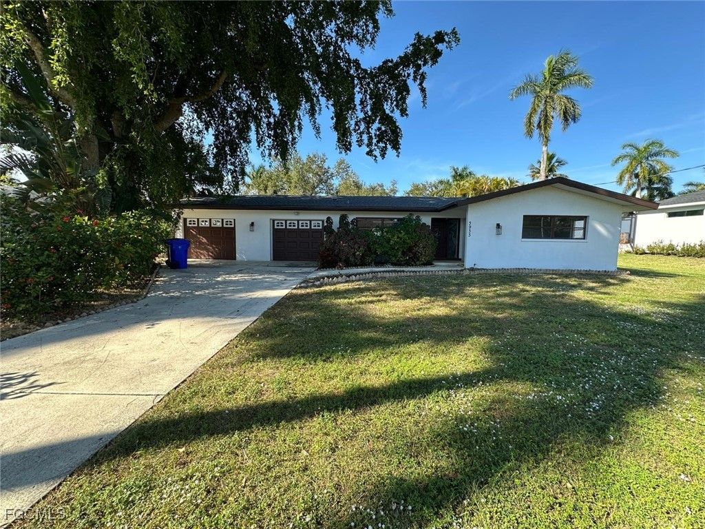 3933 E River DR, Fort Myers, FL 33916