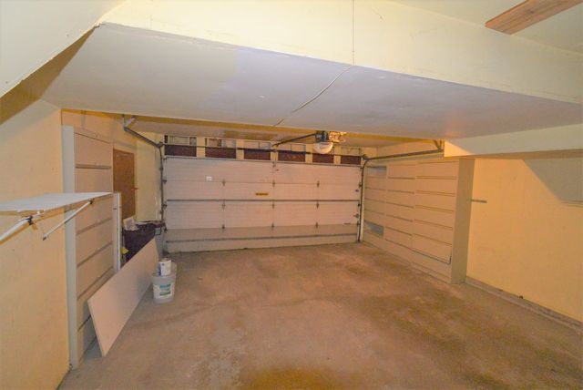 183 Cascade Drive, Indian Head Park, IL 60525