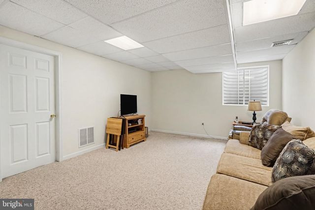 492 PRINCETON RD, Harrisburg, PA 17111