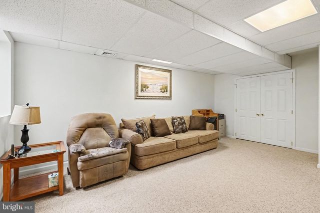 492 PRINCETON RD, Harrisburg, PA 17111