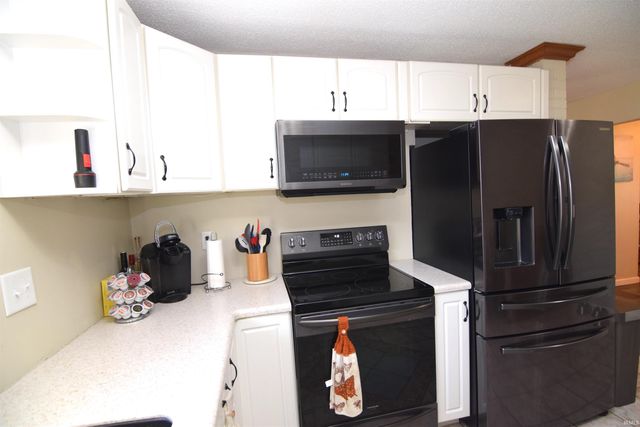 3301 E Miami Trail, Muncie, IN 47302