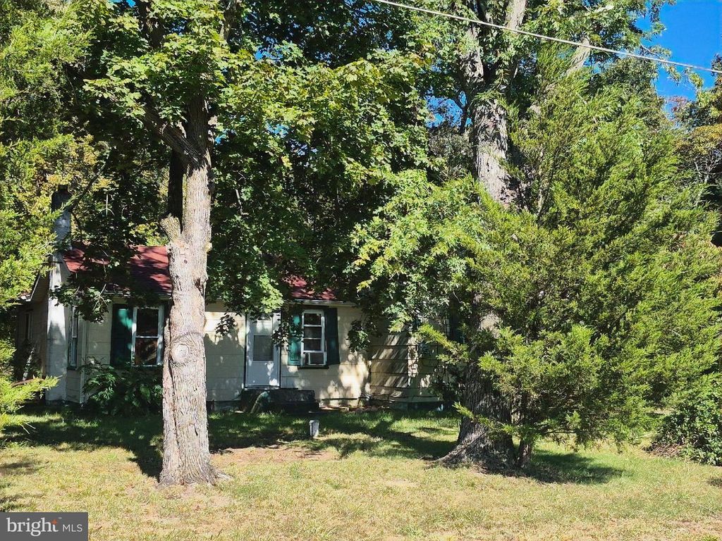 28 SCHOOLHOUSE LN, PITTSGROVE TWP, NJ 08318 — exterior
