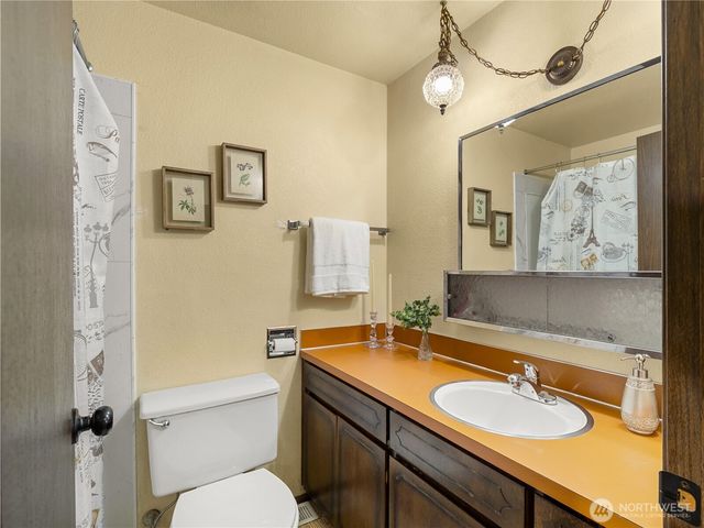 4915 N 37th Street, Tacoma, WA 98407