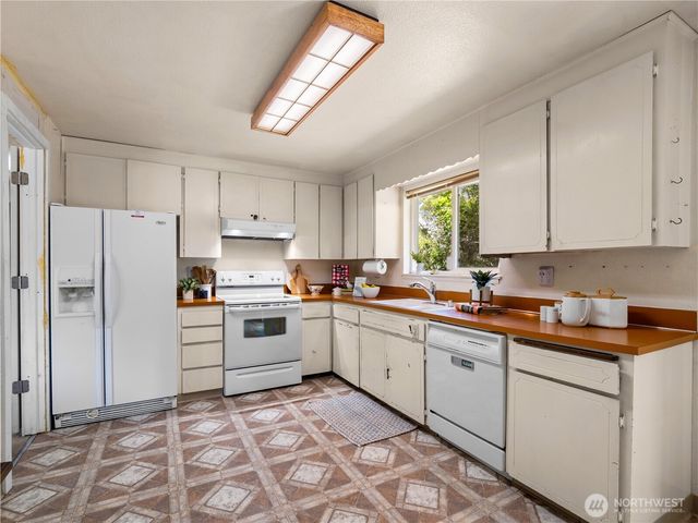 4915 N 37th Street, Tacoma, WA 98407