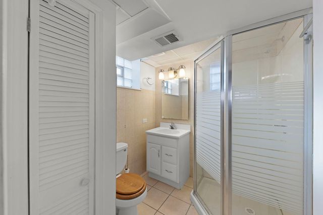 5733 S New England Avenue, Chicago, IL 60638