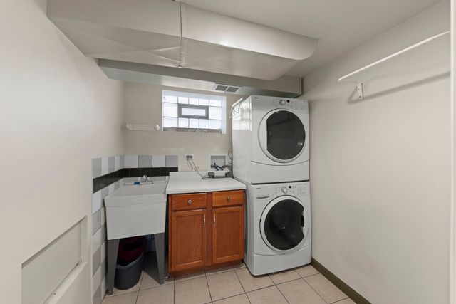 5733 S New England Avenue, Chicago, IL 60638