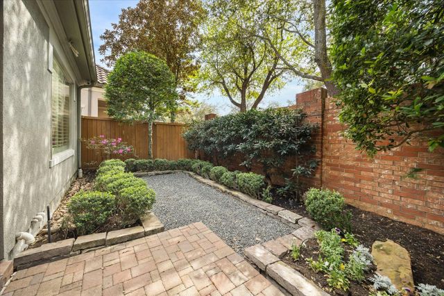 2626 Stuart Manor, Houston, TX 77082