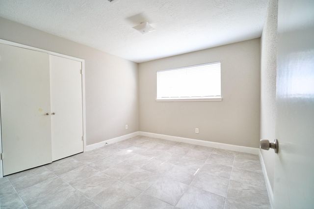 923 Kenforest Drive, Missouri City, TX 77489