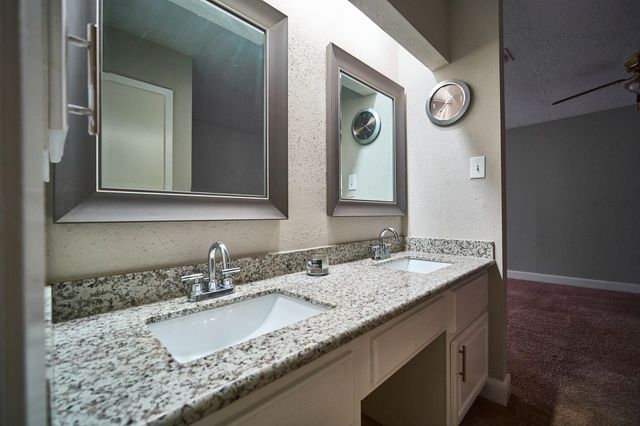 923 Kenforest Drive, Missouri City, TX 77489