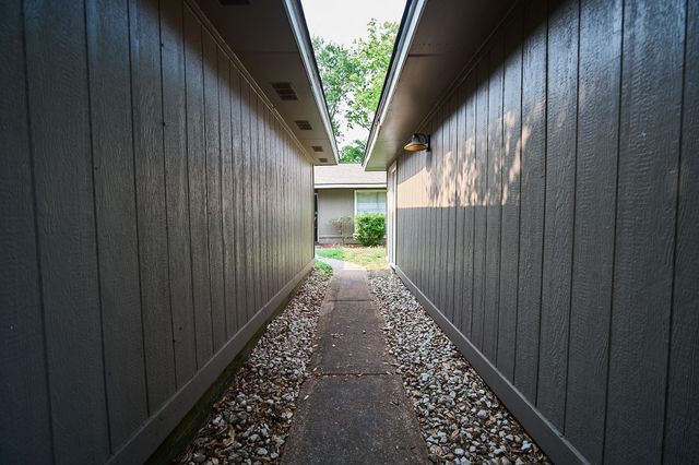 923 Kenforest Drive, Missouri City, TX 77489