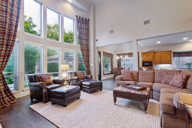 2505 Valley Glen Court, Carrollton, TX 75010