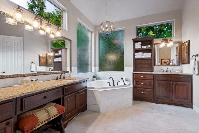 2505 Valley Glen Court, Carrollton, TX 75010
