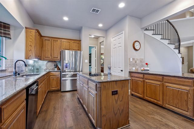 2505 Valley Glen Court, Carrollton, TX 75010