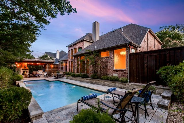2505 Valley Glen Court, Carrollton, TX 75010