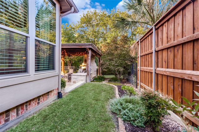 2505 Valley Glen Court, Carrollton, TX 75010