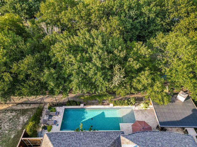2505 Valley Glen Court, Carrollton, TX 75010